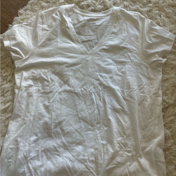 Brand new unworn, Everlane, women’s V-neck T-shirt, size large FREE SHIPPING! - Picture 3 of 3